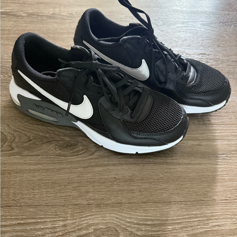 Women’s Nike Air Max Emcee Black and White Trainers
